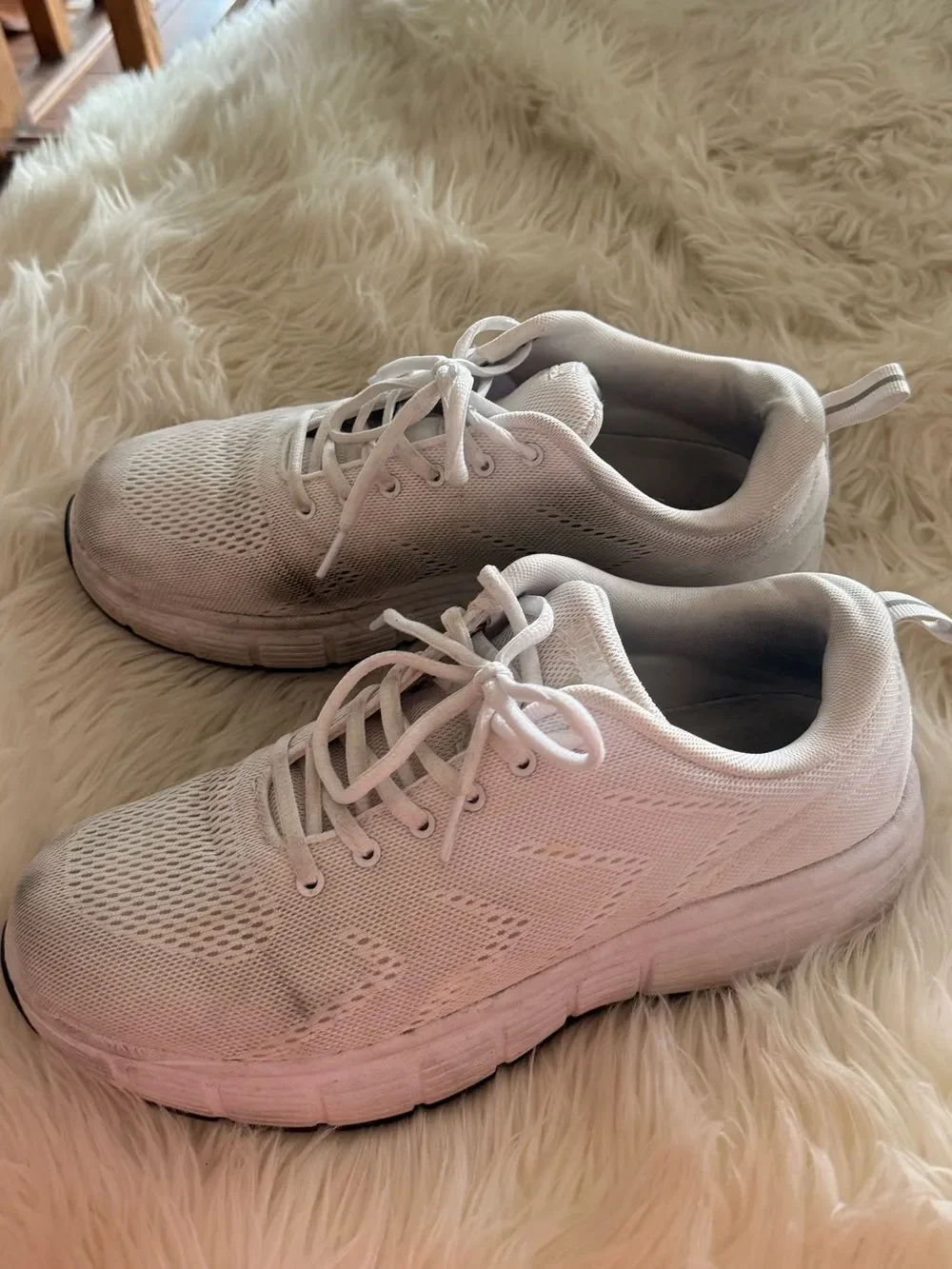 Men’s white sneakers